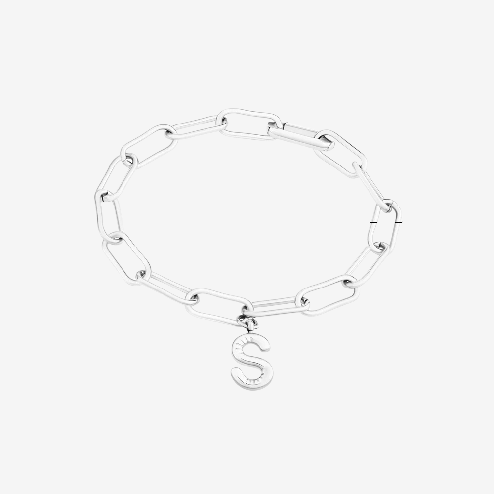 Bracelet lettre femme en acier inoxydable argenté, chaîne maillons et charm initiale