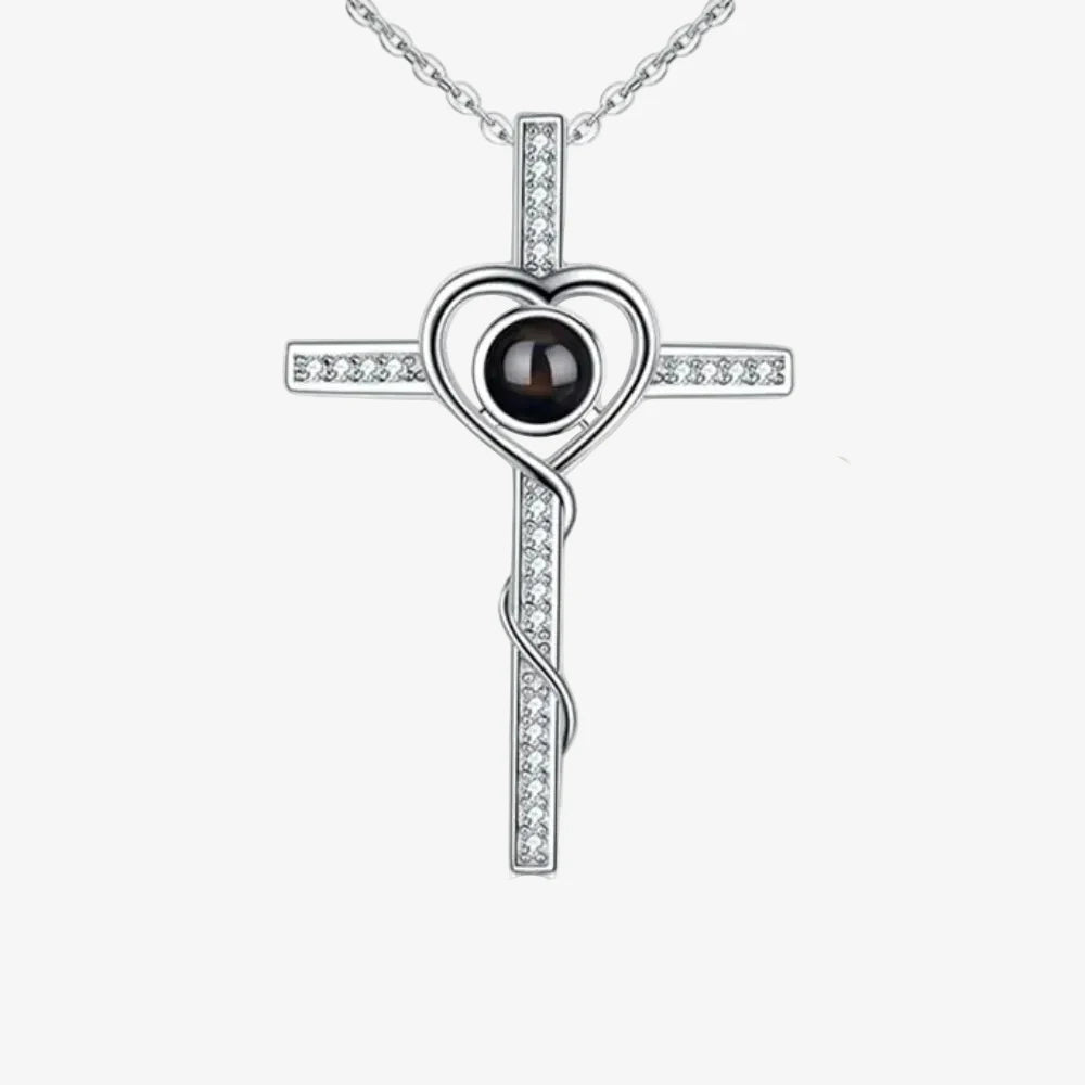 Collier photo projection croix en argent, pendentif croix serti de zircons avec sphère cœur
