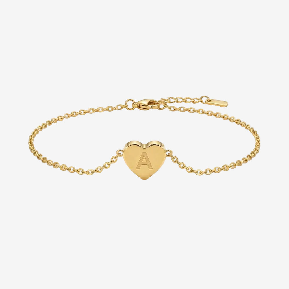 Bracelet cœur initial, vue produit sur fond neutre