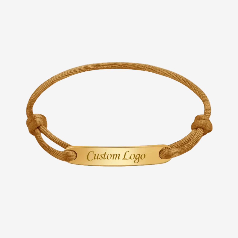 Bracelet corde avec des noeuds coulissants et une plaque personnalisé