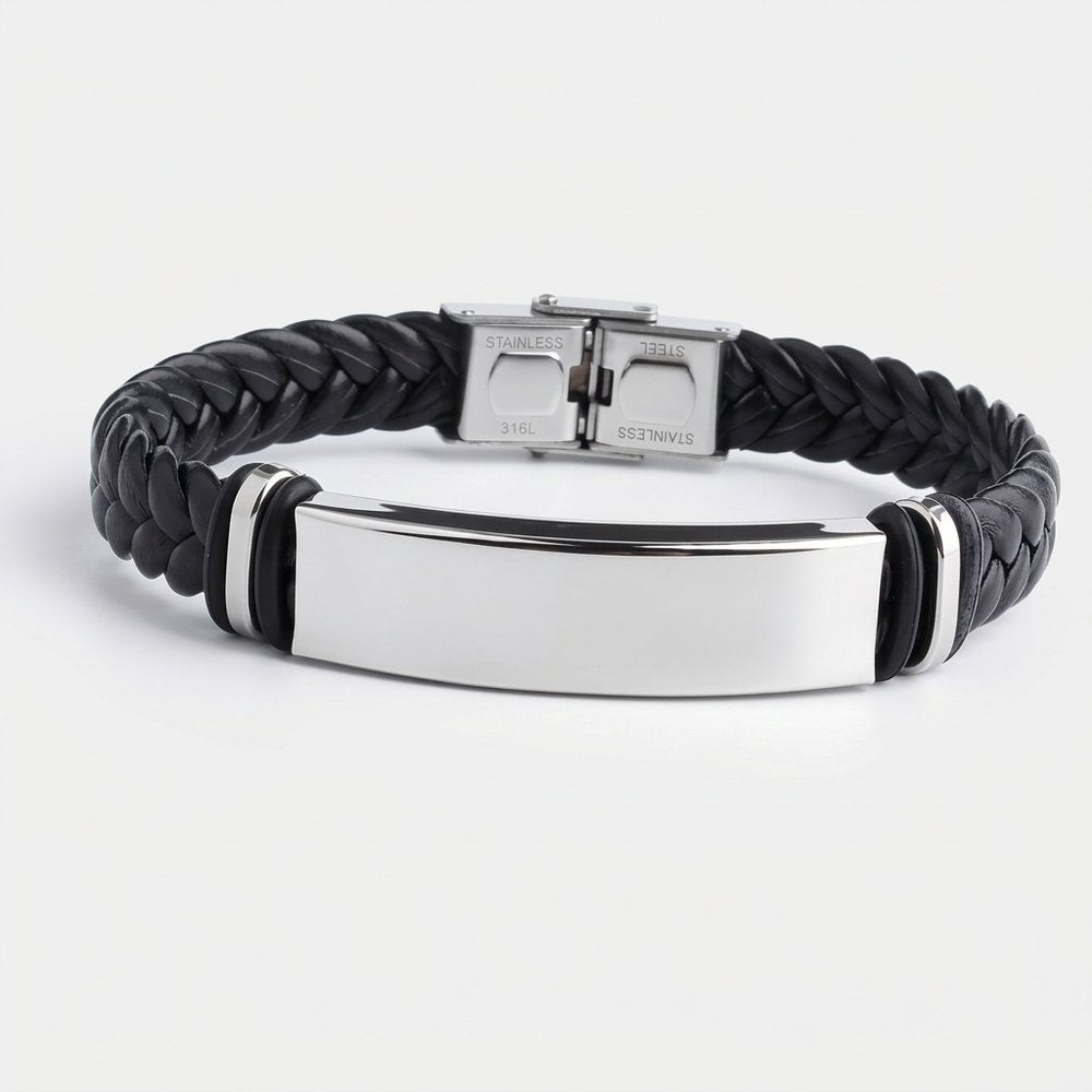 Bracelet cuir tressé homme, vue produit sur fond neutre