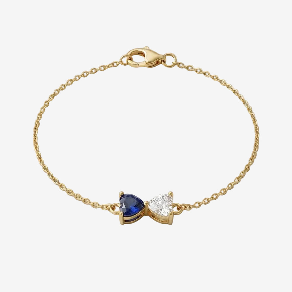 Bracelet de naissance duo de cœur, vue produit sur fond neutre