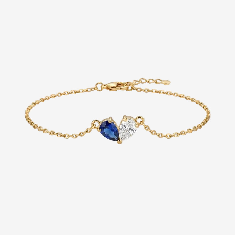 Bracelet pierre de naissance double cœur, vue produit sur fond neutre