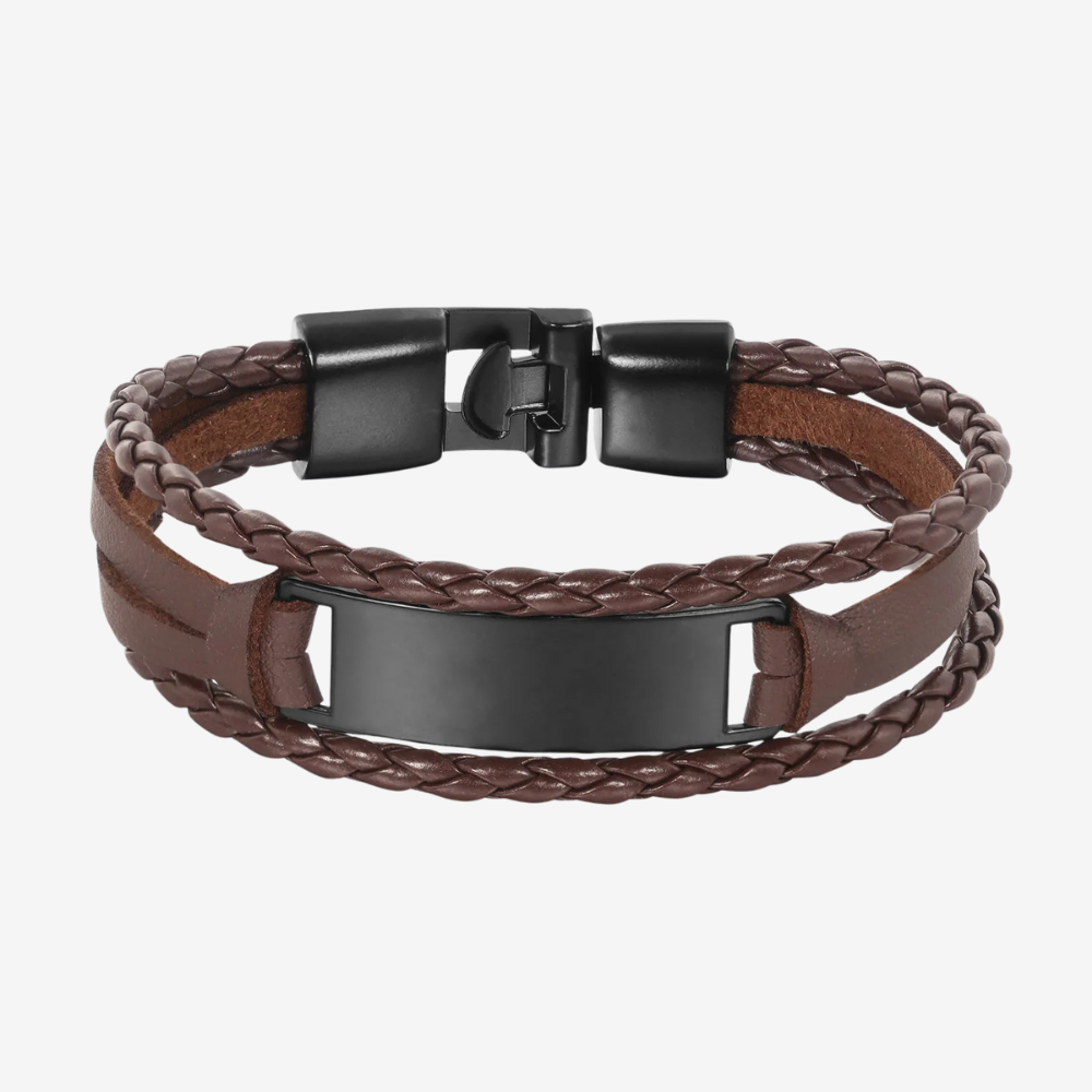 Bracelet cuir homme personnalisé marron, plaque noire gravable et fermoir mousqueton