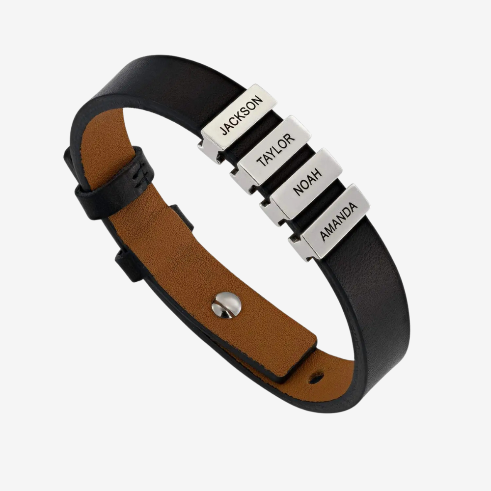 Bracelet homme cuir personnalisé noir, 4 plaques gravées de prénoms sur boucle ajustable