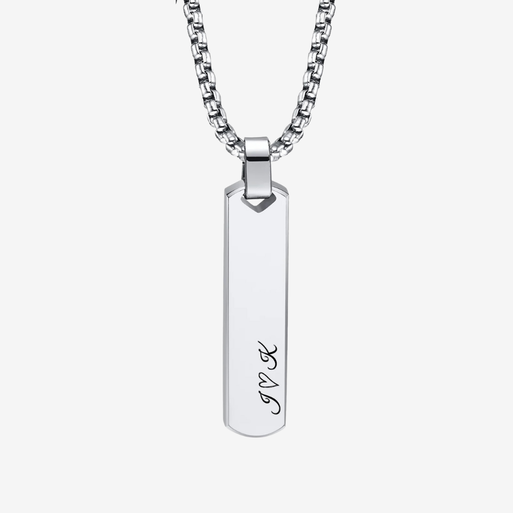 Collier homme personnalisé vertical argenté, plaque gravée d'initiales