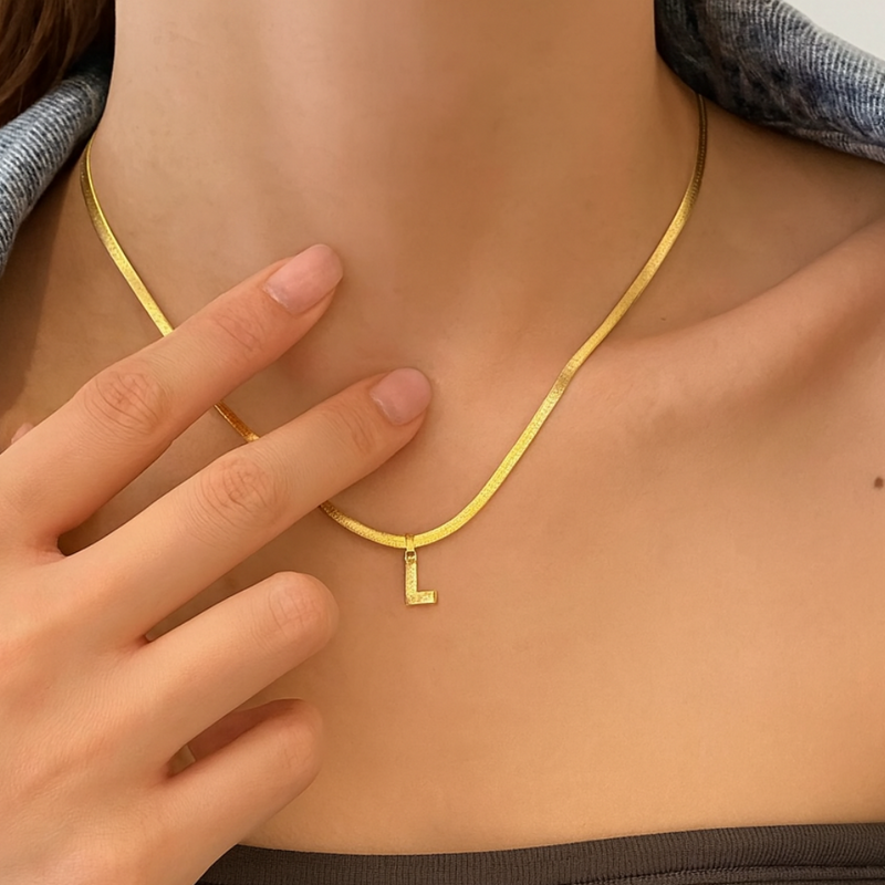 collier lettre - coller personnalisé