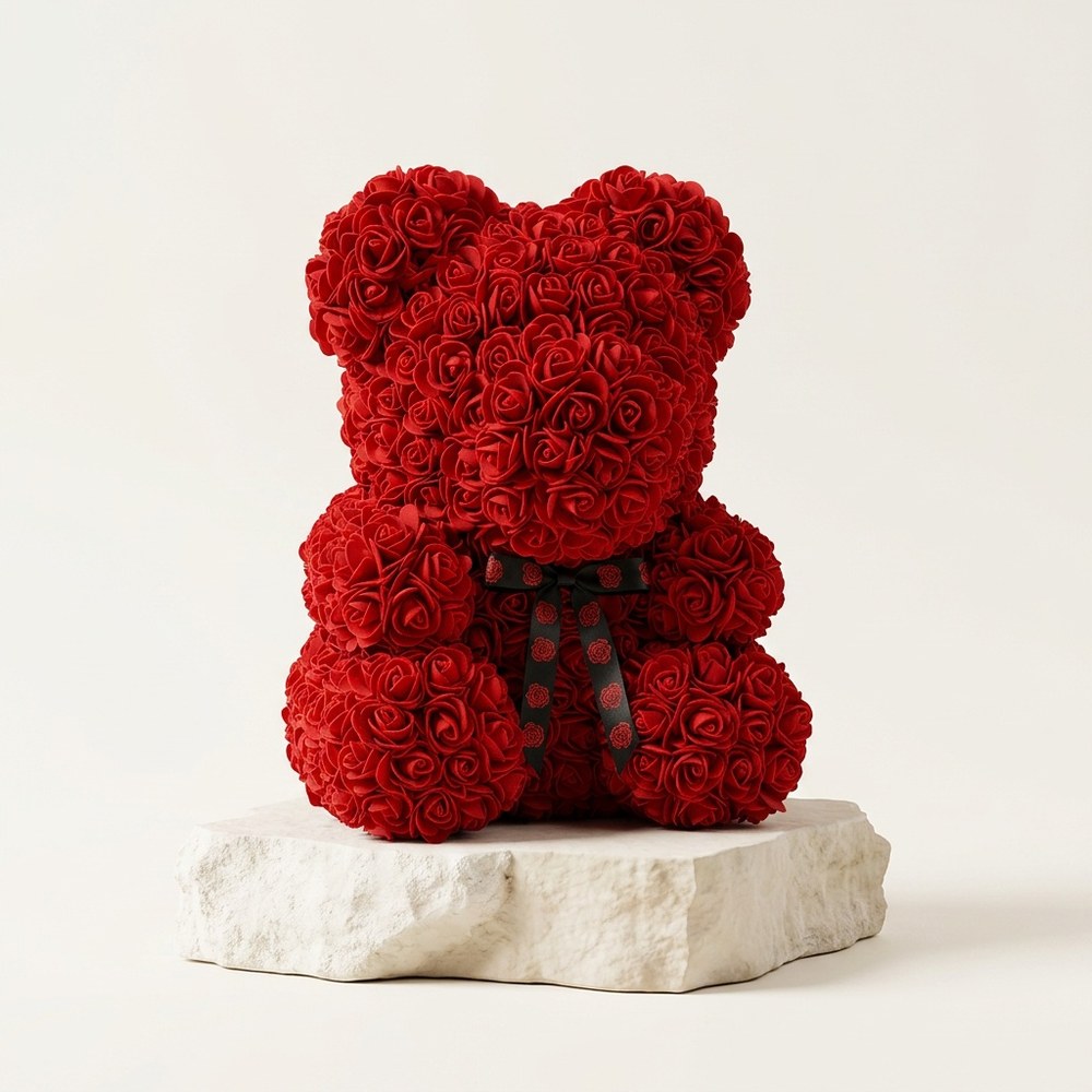 Ours en roses éternelles posé sur décor minéral ivoire